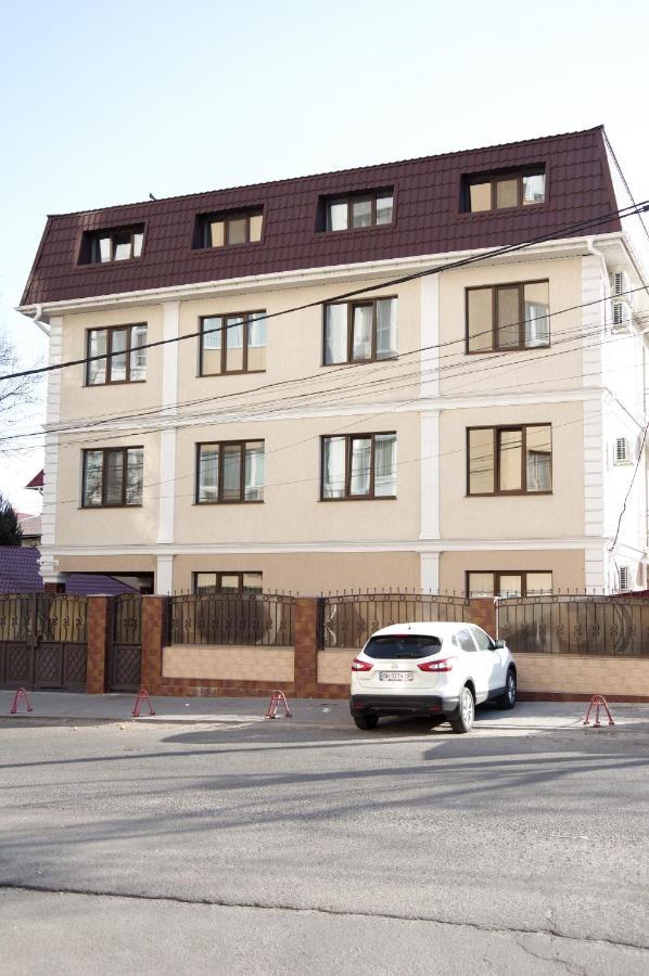 Chiernomorskie Apartamenty Odessa Buitenkant foto