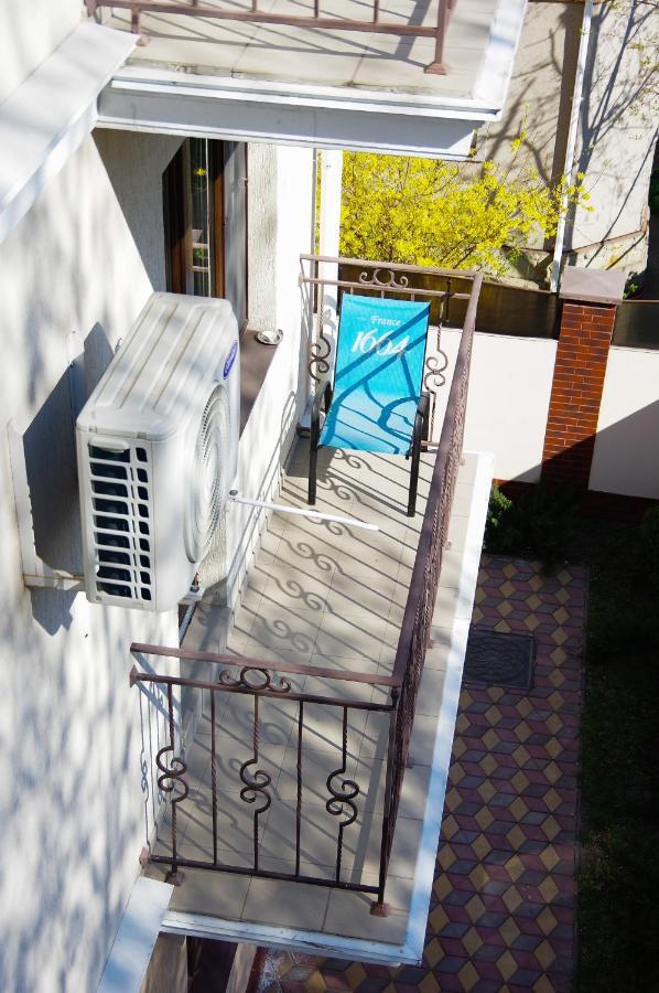 Chiernomorskie Apartamenty Odessa Buitenkant foto