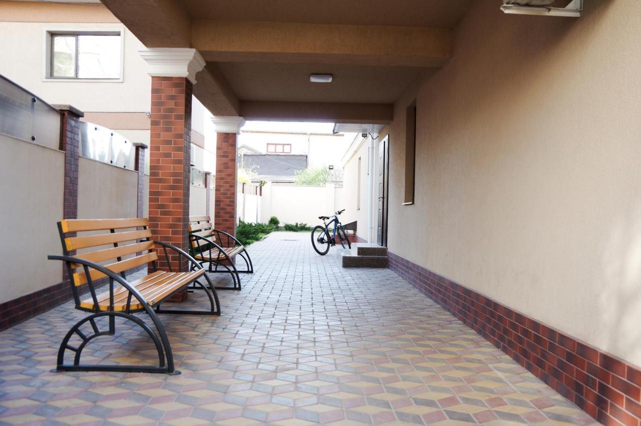 Chiernomorskie Apartamenty Odessa Buitenkant foto